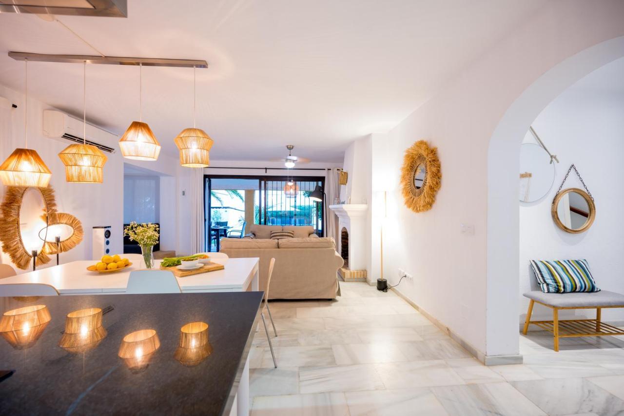 Typical Beach House Las Chapas Playa With Heated Pool Marbella Eksteriør billede