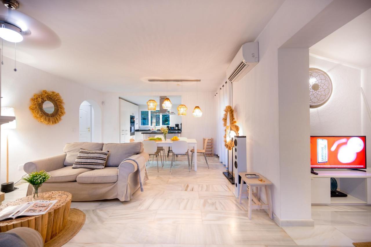 Typical Beach House Las Chapas Playa With Heated Pool Marbella Eksteriør billede