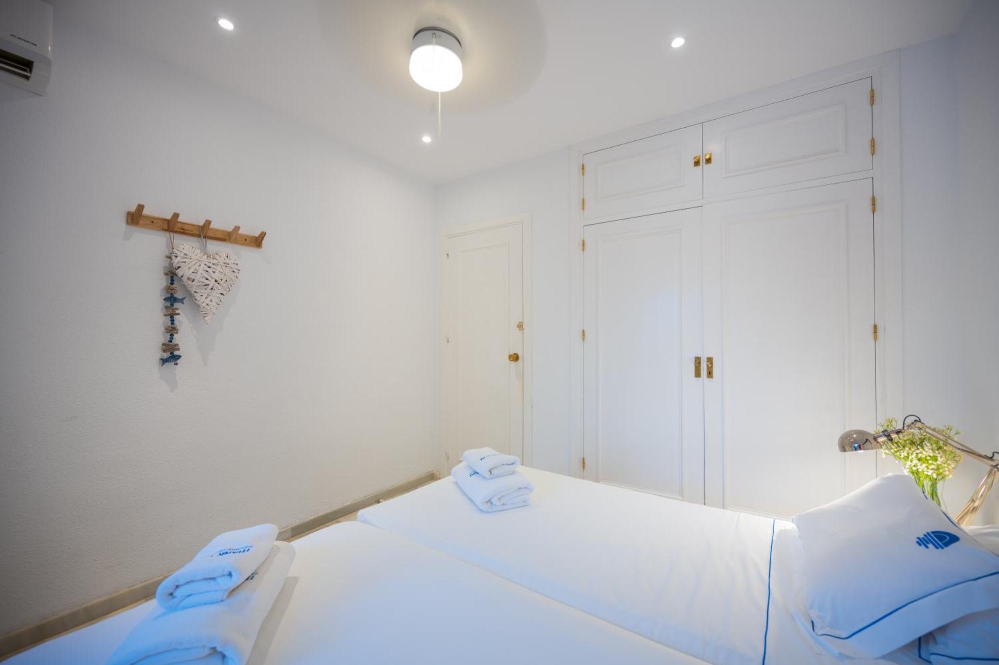 Typical Beach House Las Chapas Playa With Heated Pool Marbella Eksteriør billede