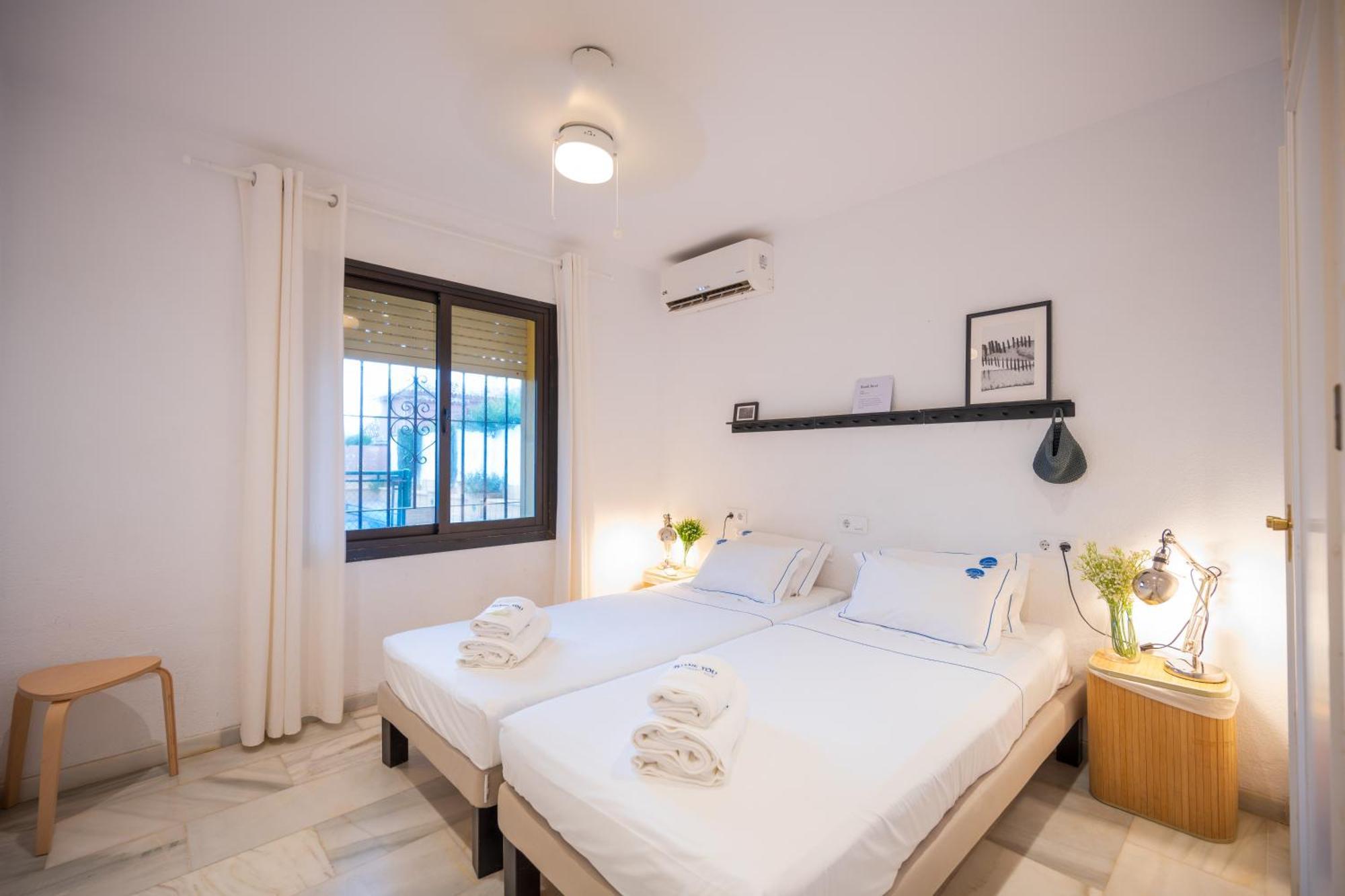 Typical Beach House Las Chapas Playa With Heated Pool Marbella Eksteriør billede