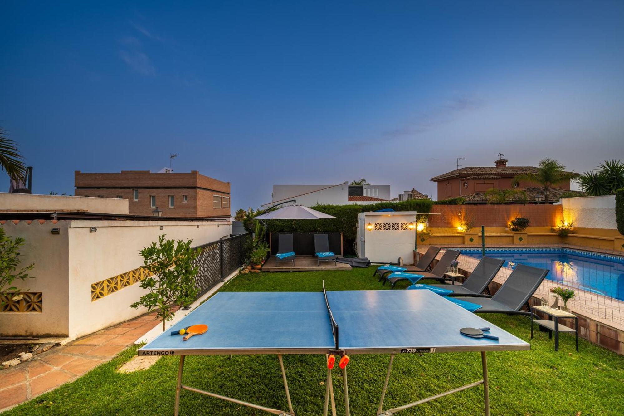 Typical Beach House Las Chapas Playa With Heated Pool Marbella Eksteriør billede