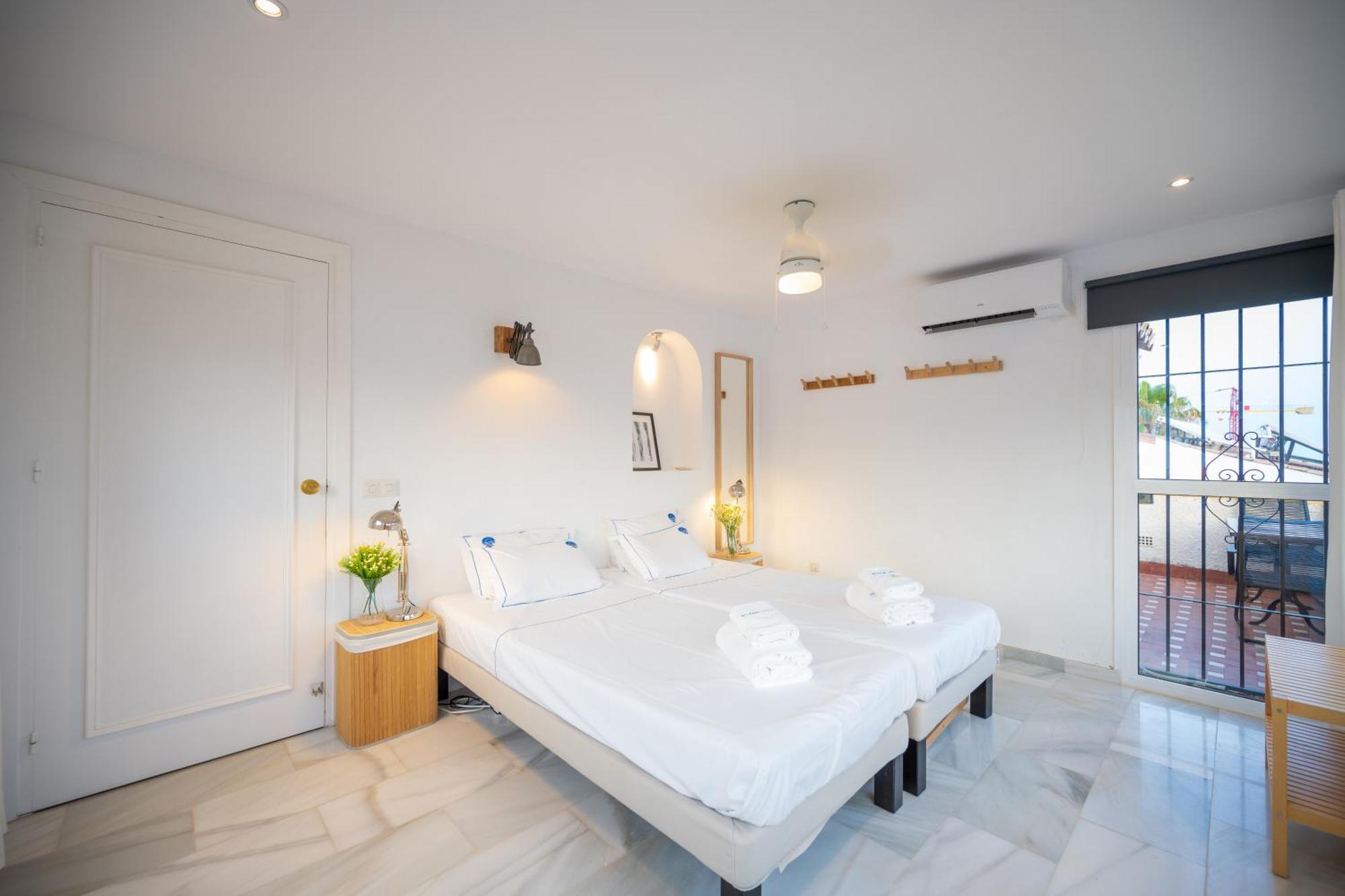 Typical Beach House Las Chapas Playa With Heated Pool Marbella Eksteriør billede