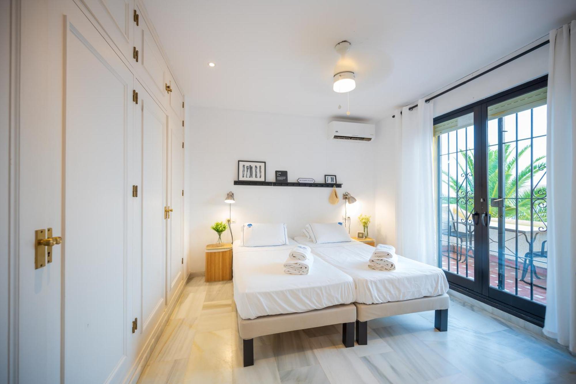 Typical Beach House Las Chapas Playa With Heated Pool Marbella Eksteriør billede