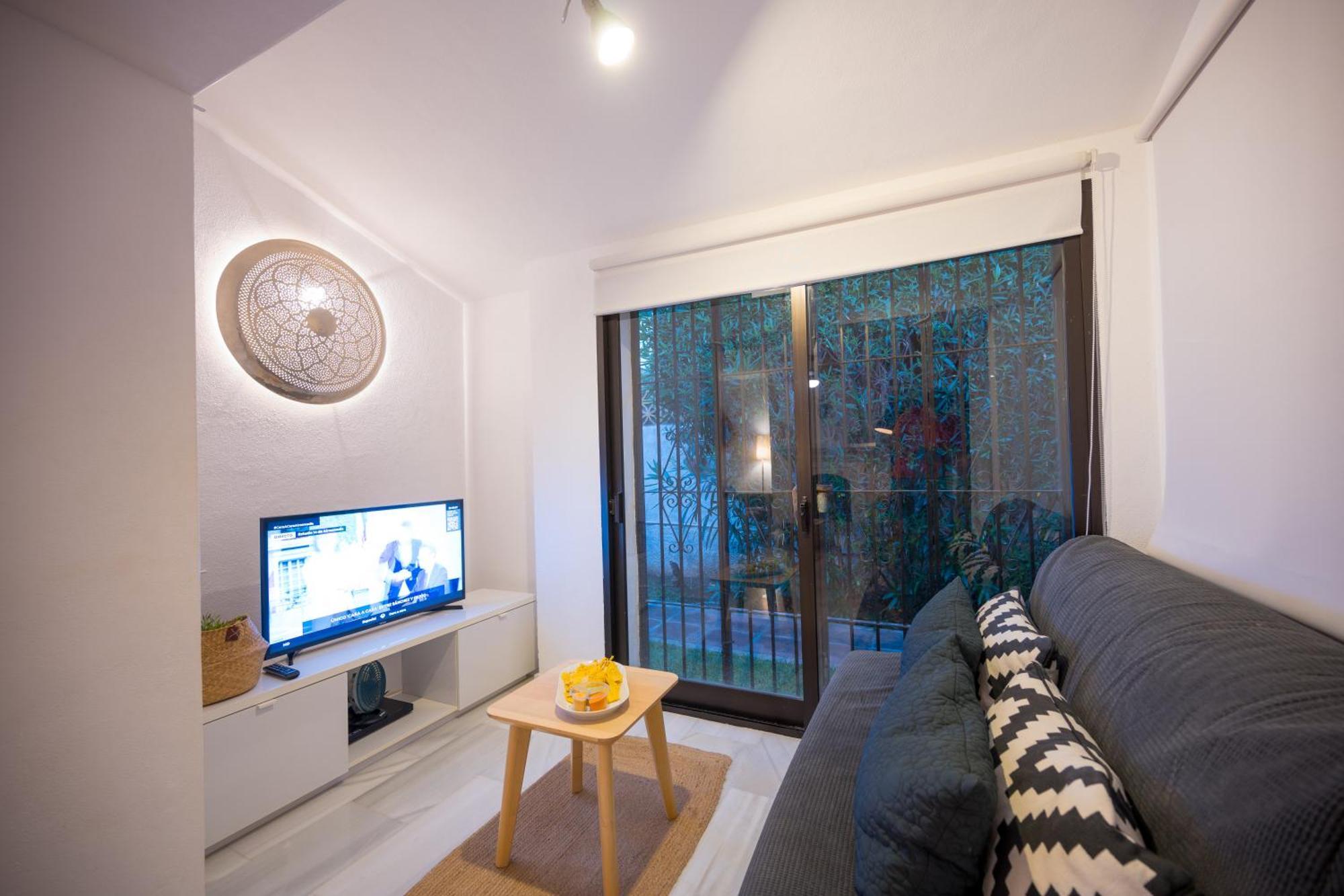 Typical Beach House Las Chapas Playa With Heated Pool Marbella Eksteriør billede