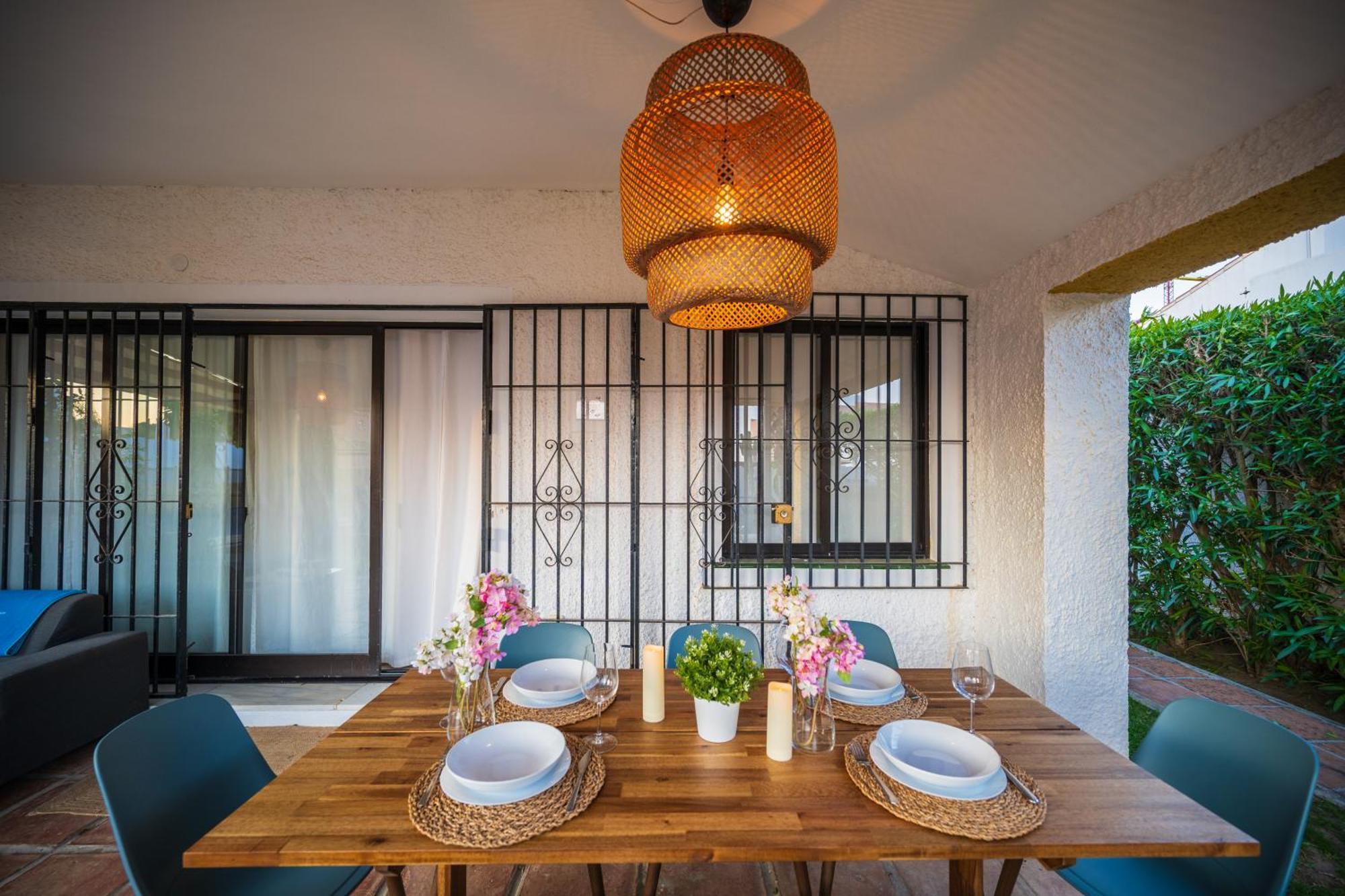 Typical Beach House Las Chapas Playa With Heated Pool Marbella Eksteriør billede