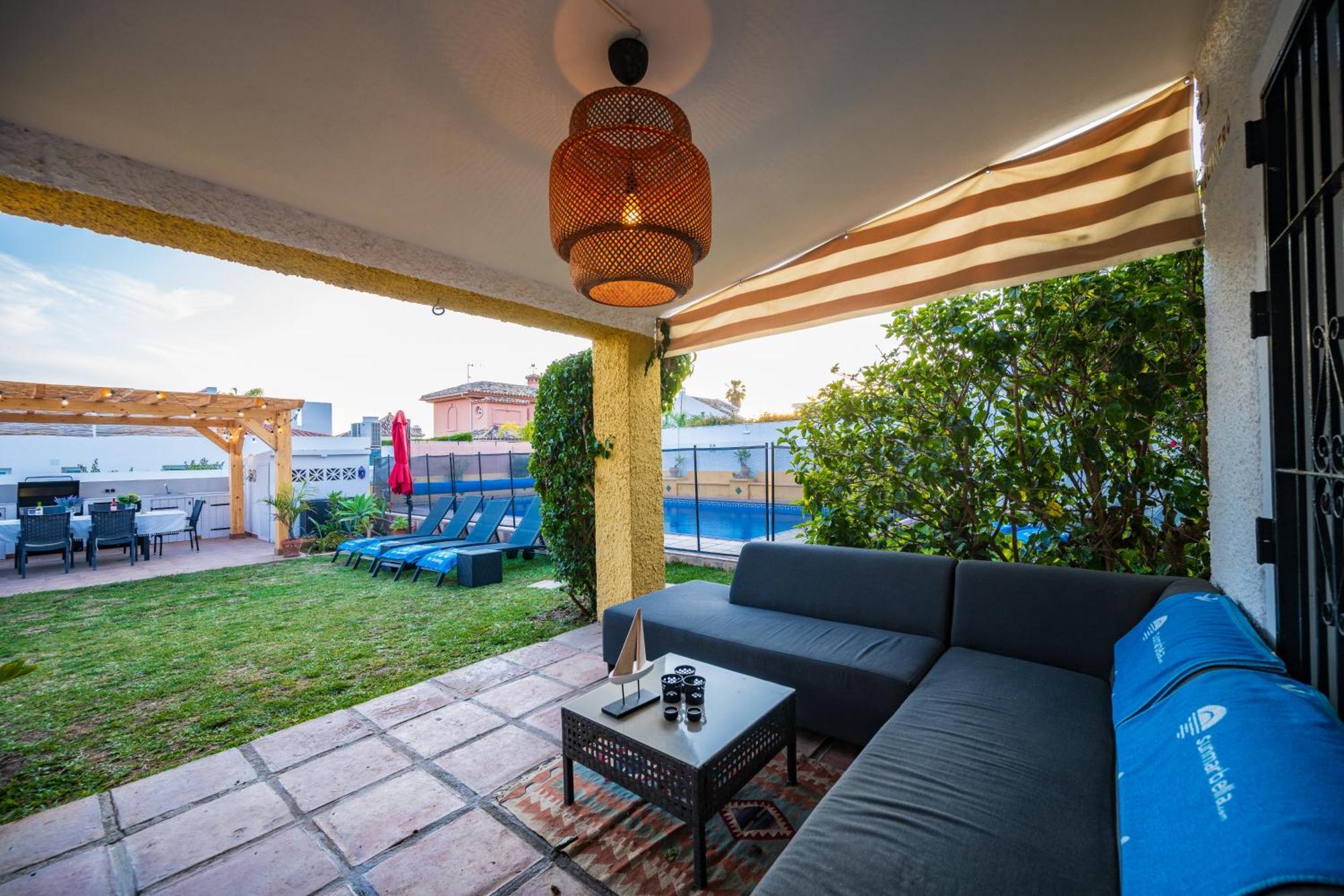 Typical Beach House Las Chapas Playa With Heated Pool Marbella Eksteriør billede