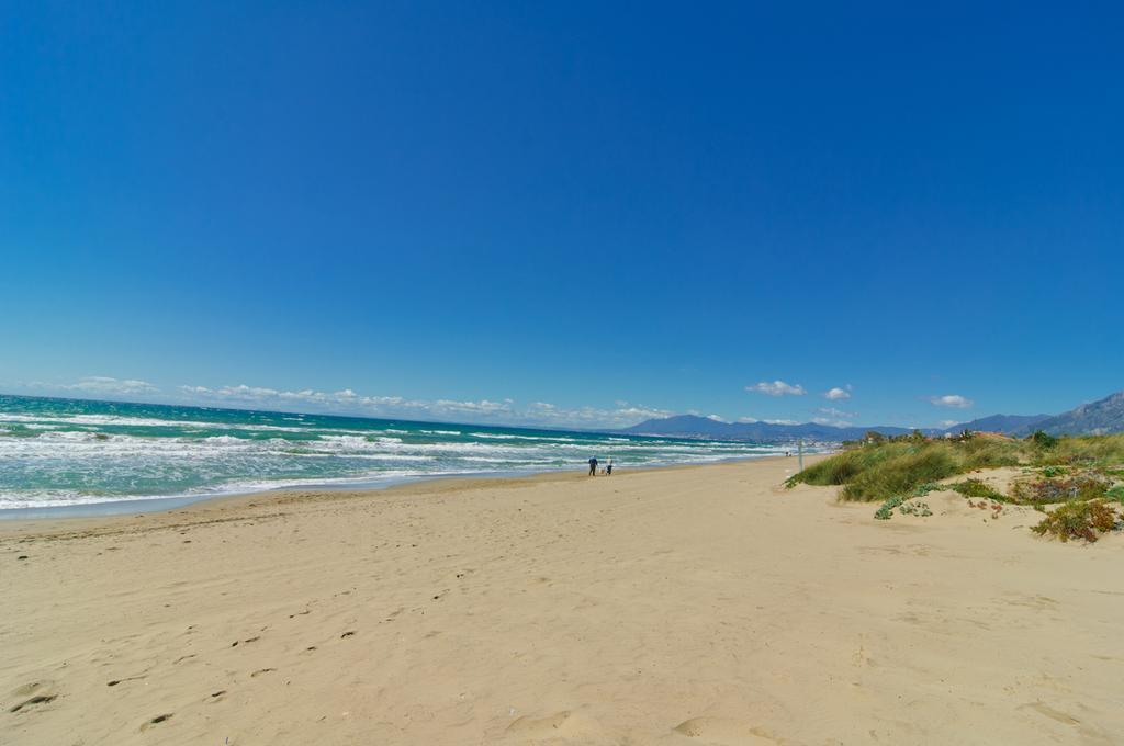 Typical Beach House Las Chapas Playa With Heated Pool Marbella Eksteriør billede